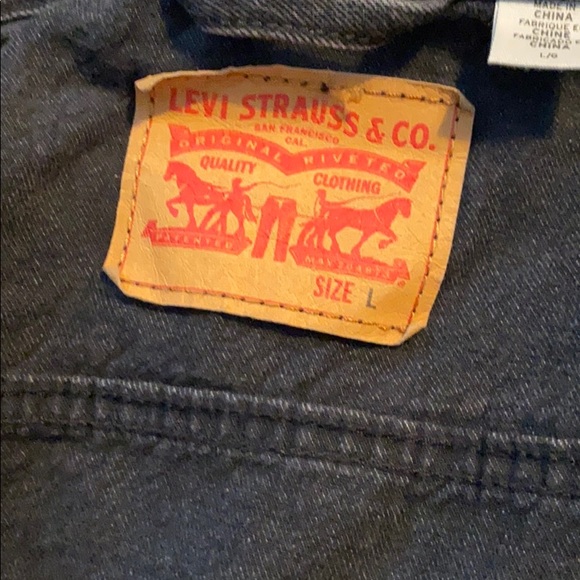 Levi’s jacket - Picture 2 of 3